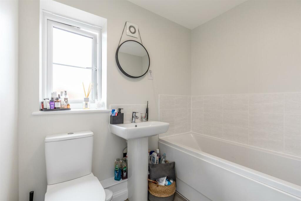 Long Leaze Road, Patchway En Suite.jpg