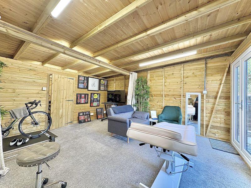 HOME OFFICE/STUDIO