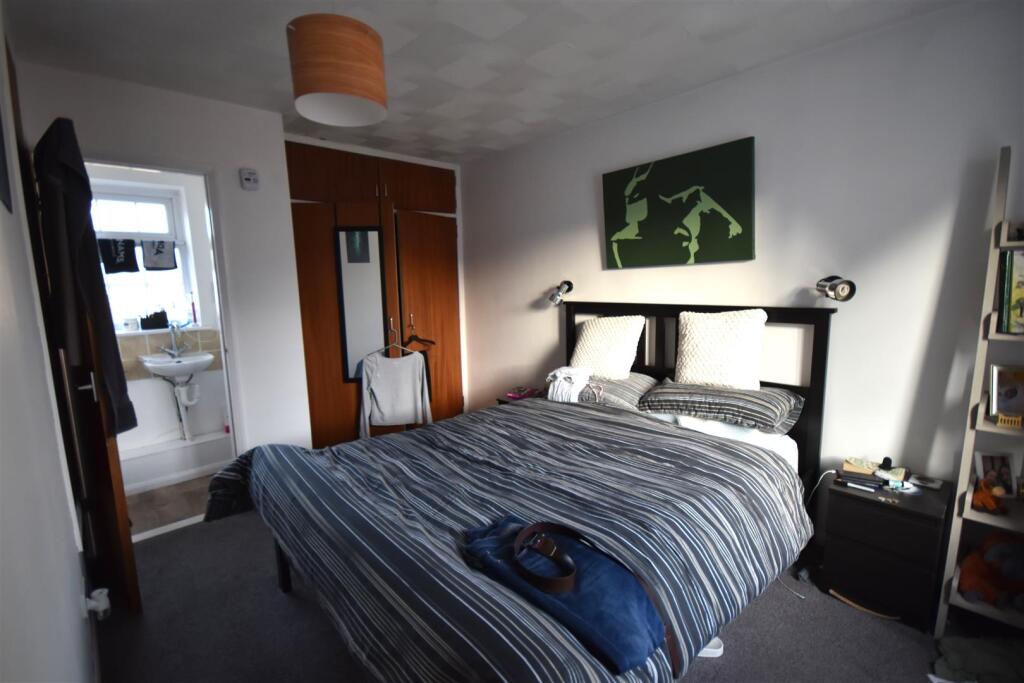 Bedroom.JPG