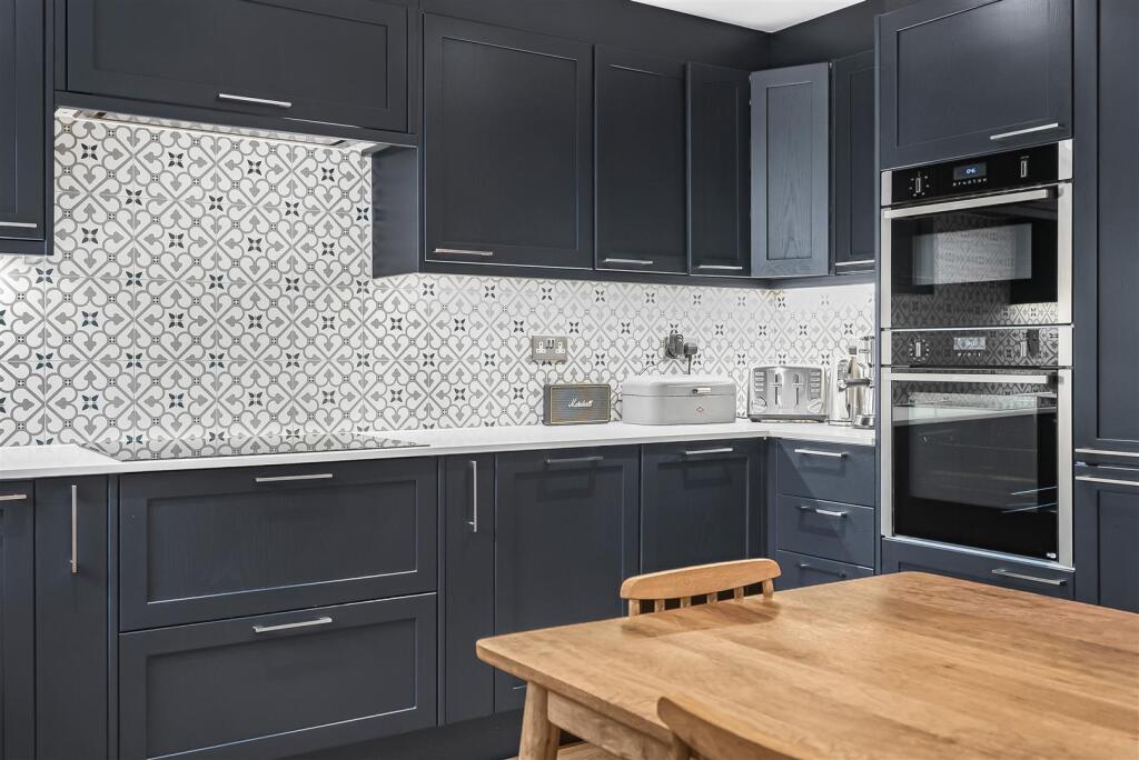 Stylish Kitchen/Breakfast Room