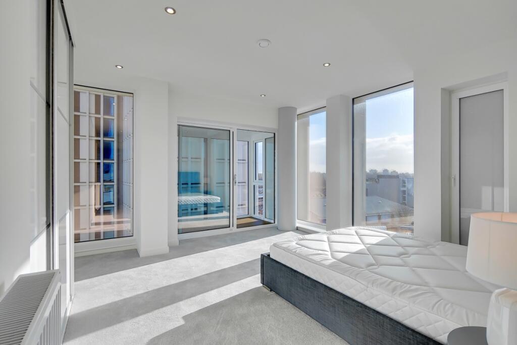 5_Master Bedroom-1