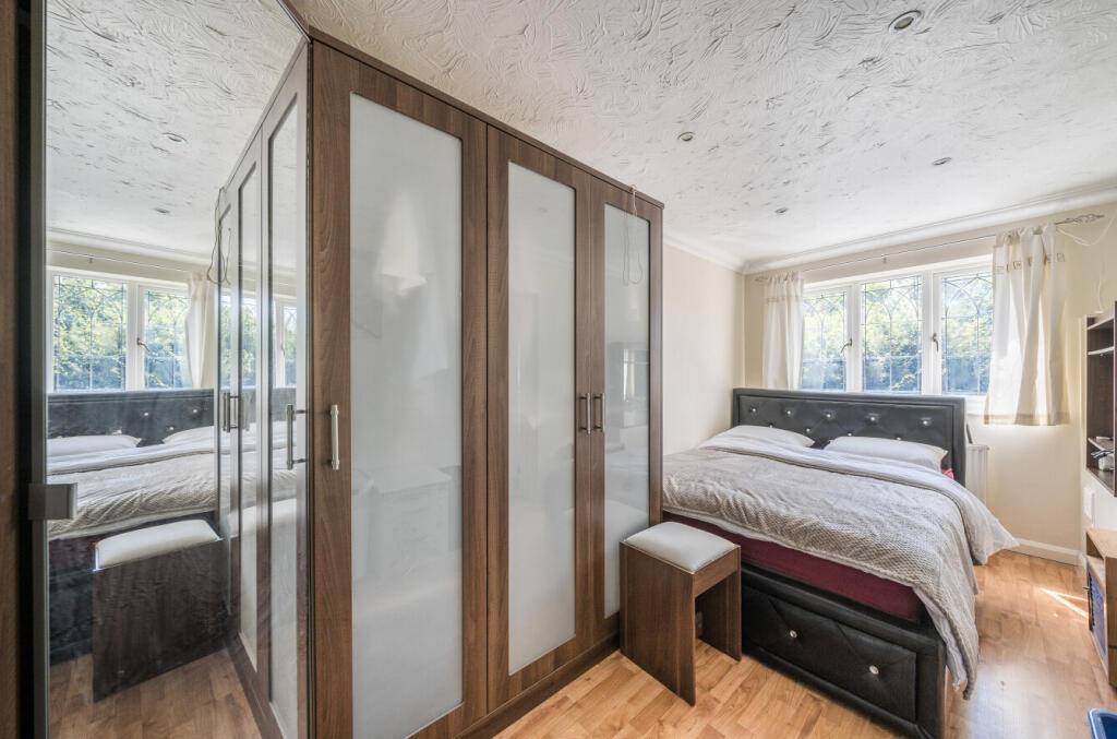 1318790-17-686d72...