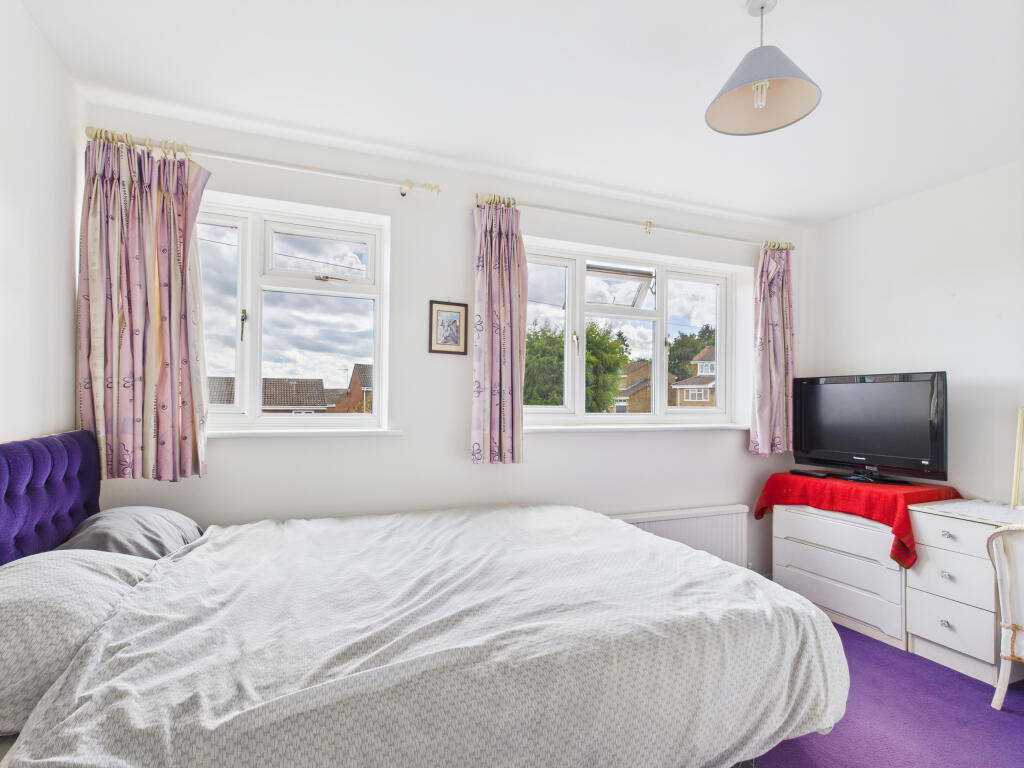 CAM01354G0-PR0548-STILL018