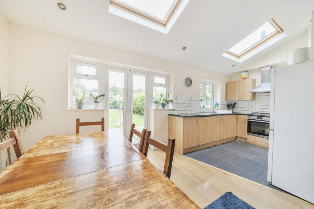 1298265-33-682da5...