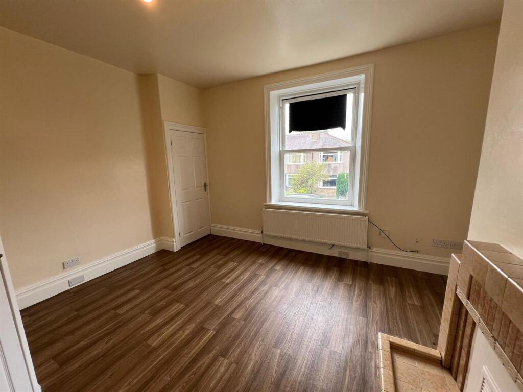 LOUNGE.jpeg