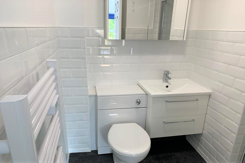 EN SUITE