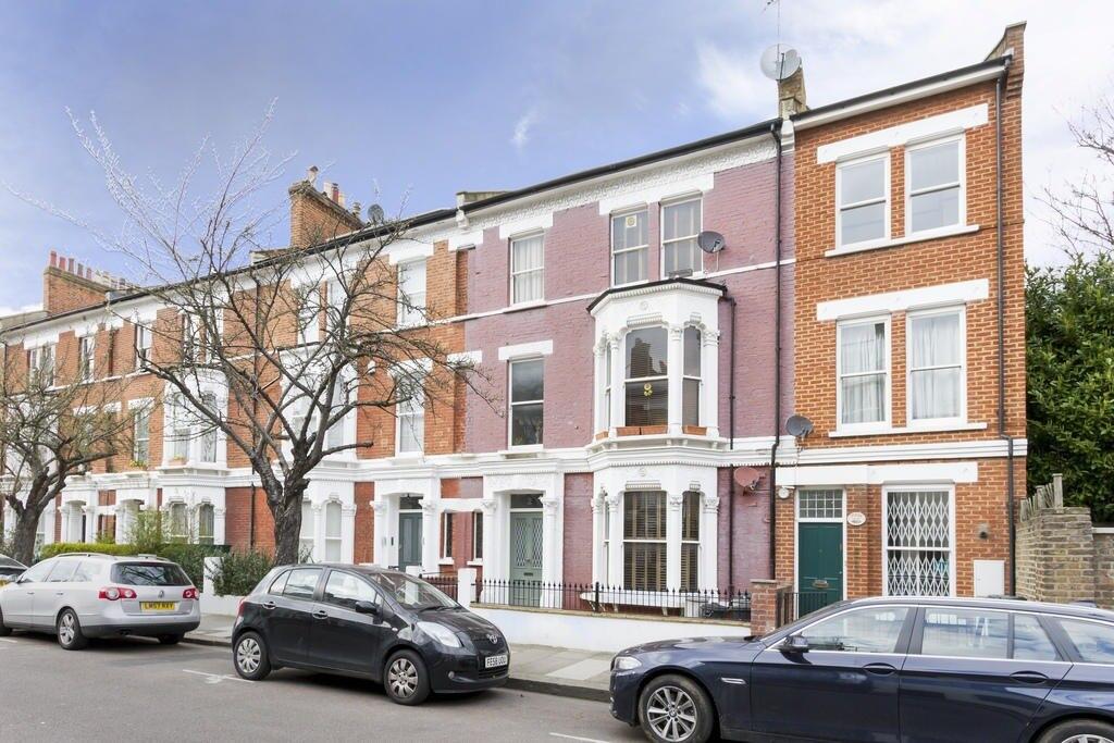 3 bedroom flat in Shepherd&#39;s Bush