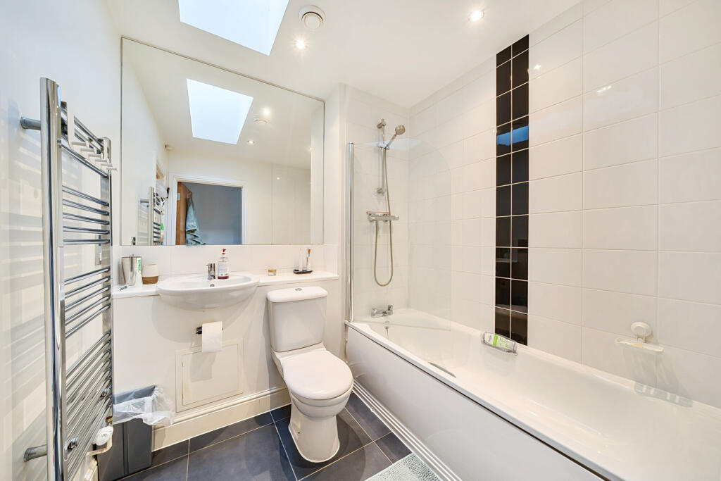 1381225-18-691479...