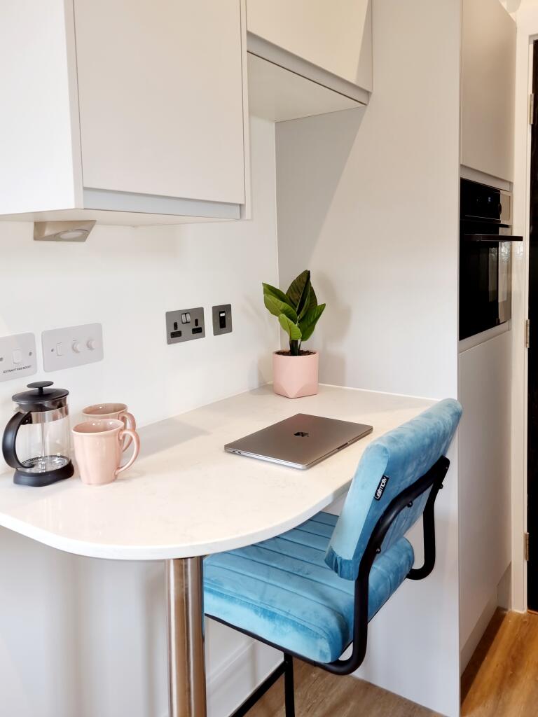 66 Chapter House, Howes Place, Cambridge, CB3 0UW