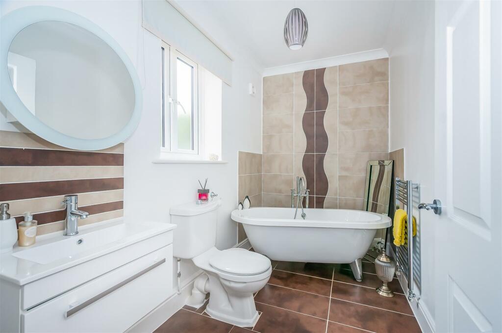 GROUND FLOOR BATHROOM