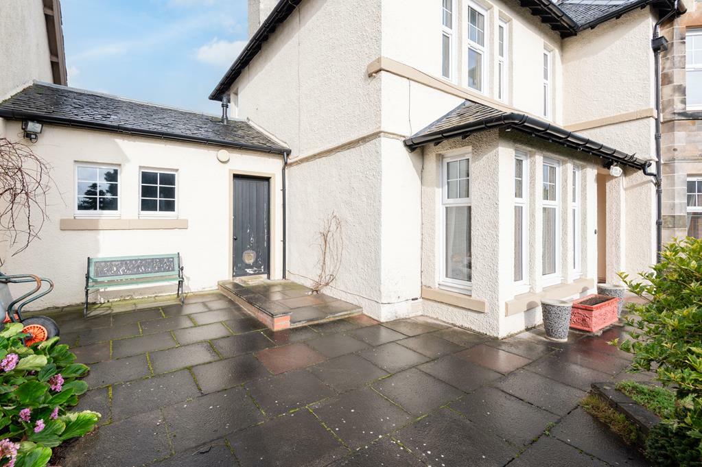 PATIO LEFT