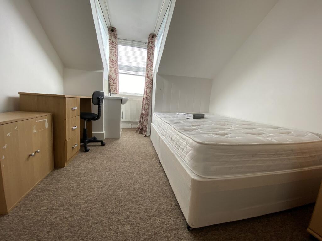 Bedroom 4 154 Springfield Upper