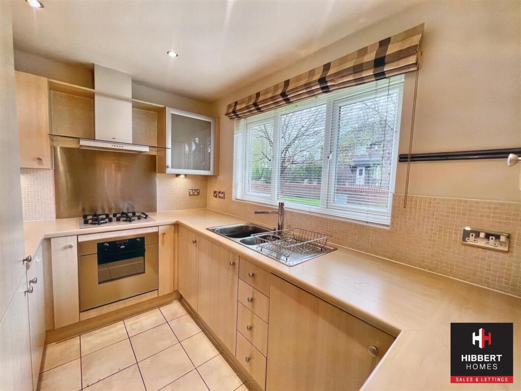 kitchen 2 (2).jpg