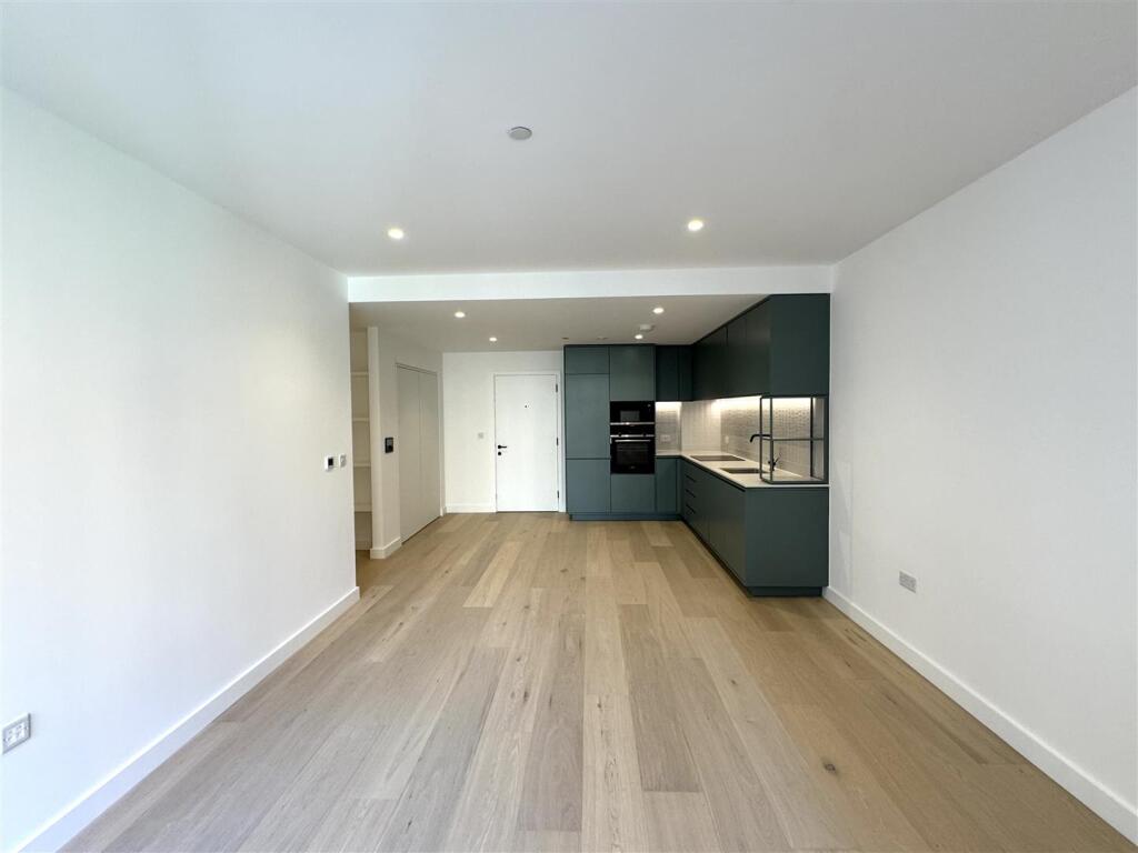 Living Area pic 2.jpeg