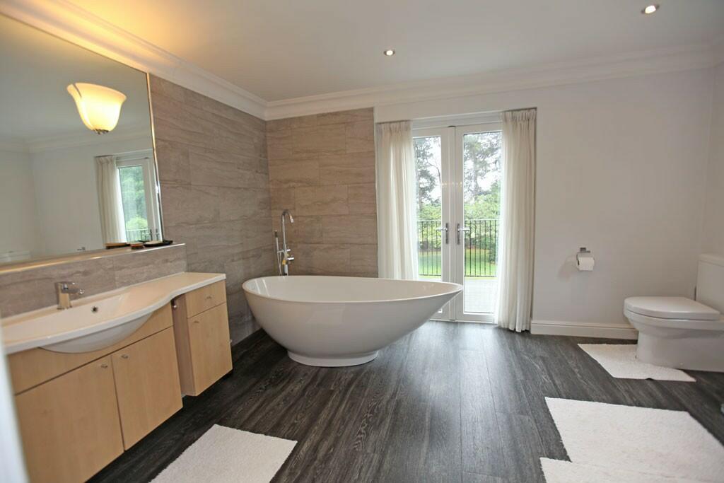 Main bathroom