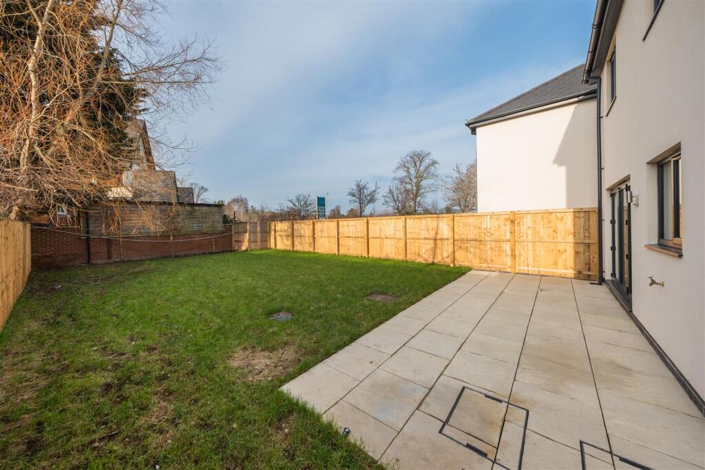 94 and 96 Pipers Lane-069.jpg