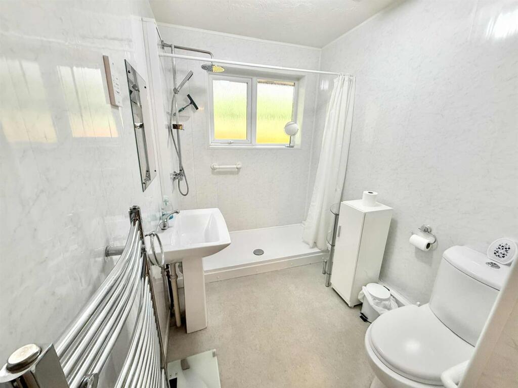 shower-room.jpg
