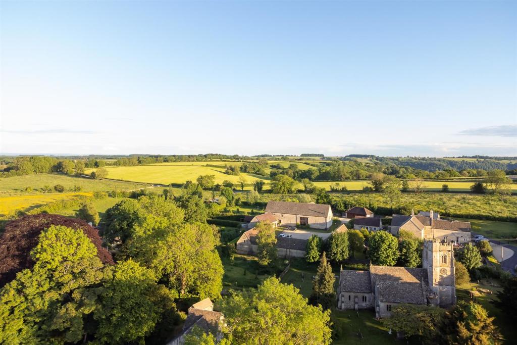 66 - Threshing Tythe Barn - GL10 3UR - Web.jpg