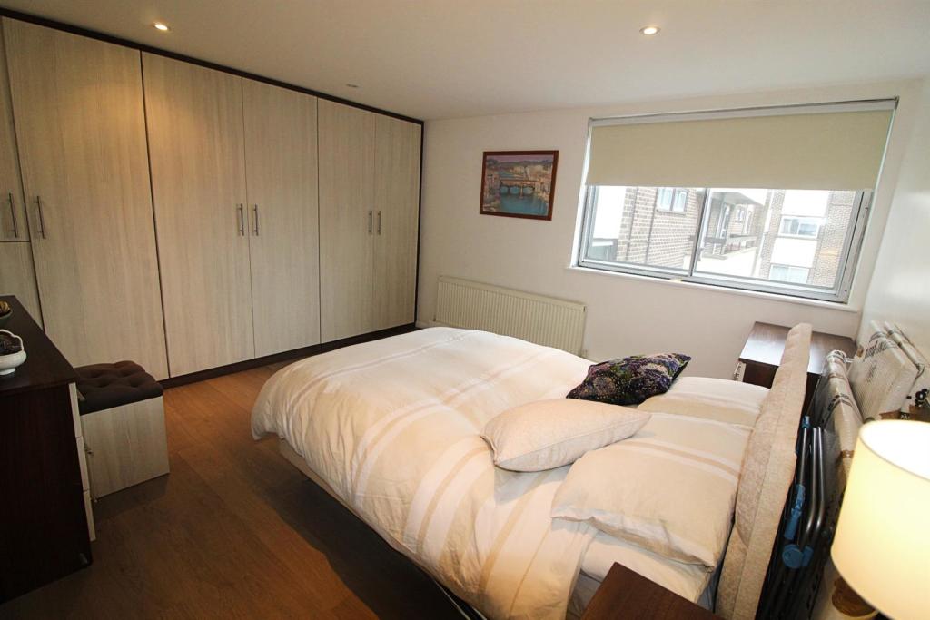 Master Bedroom NEW.jpg