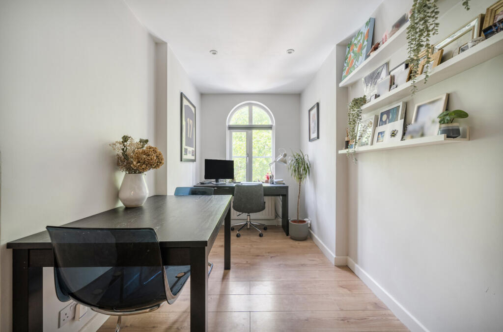 1317164-10-686685...