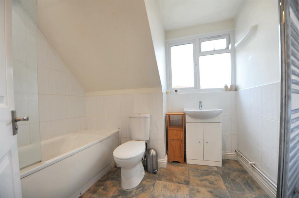 Bathroom.JPG