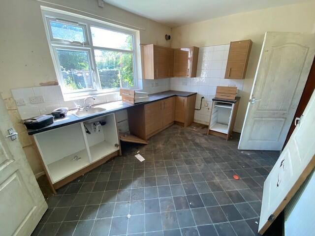 KITCHEN T202508051007.jpg