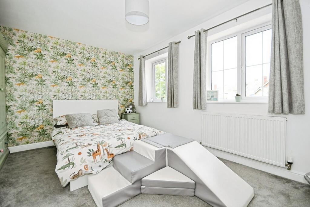 BEDROOM 2.jpg