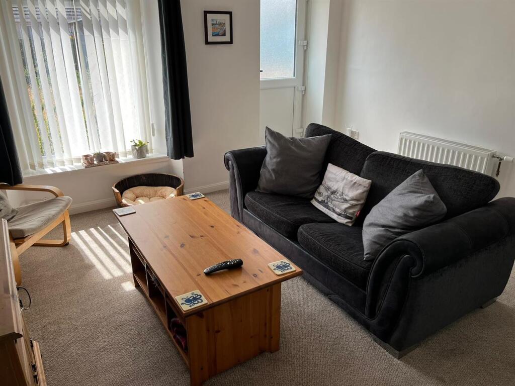 Living Room.jpg