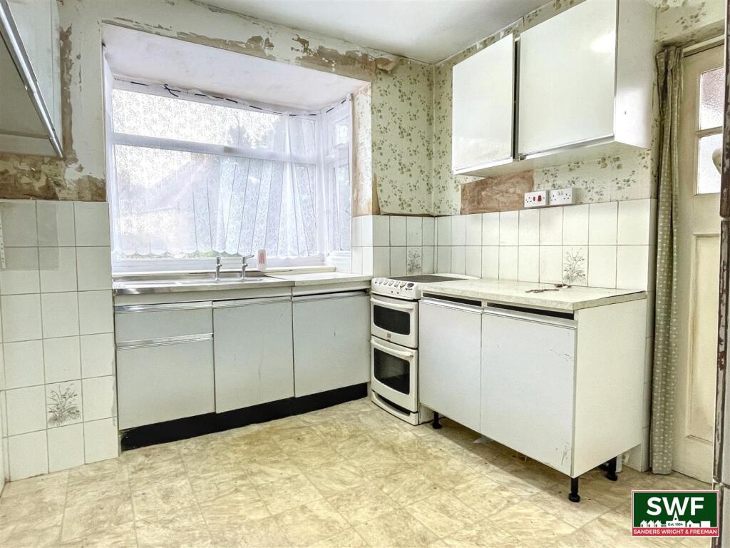 Kitchen1.jpg
