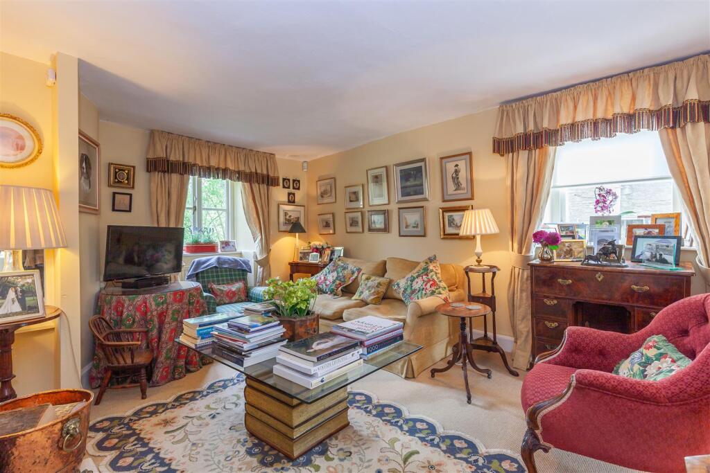 Sitting Room 2.jpg