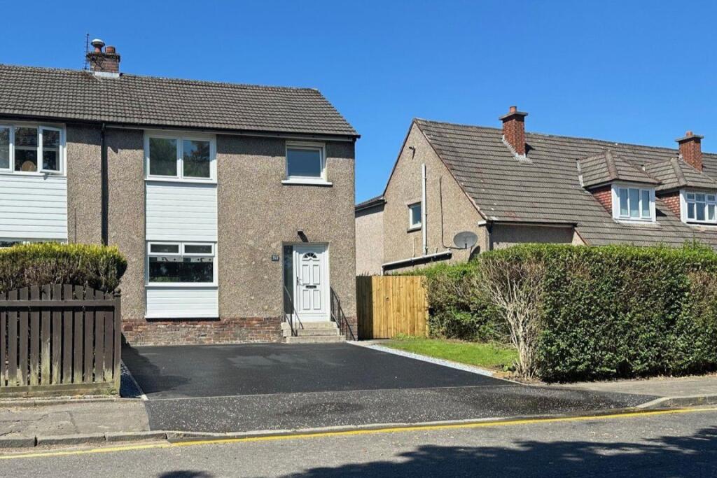 3 Bed U/F with driveway & Garden @ Newdyke Rd, G66