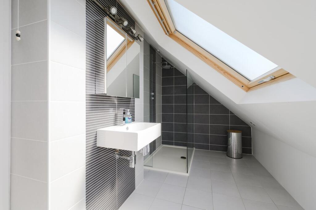 Bedroom 1 Ensuite