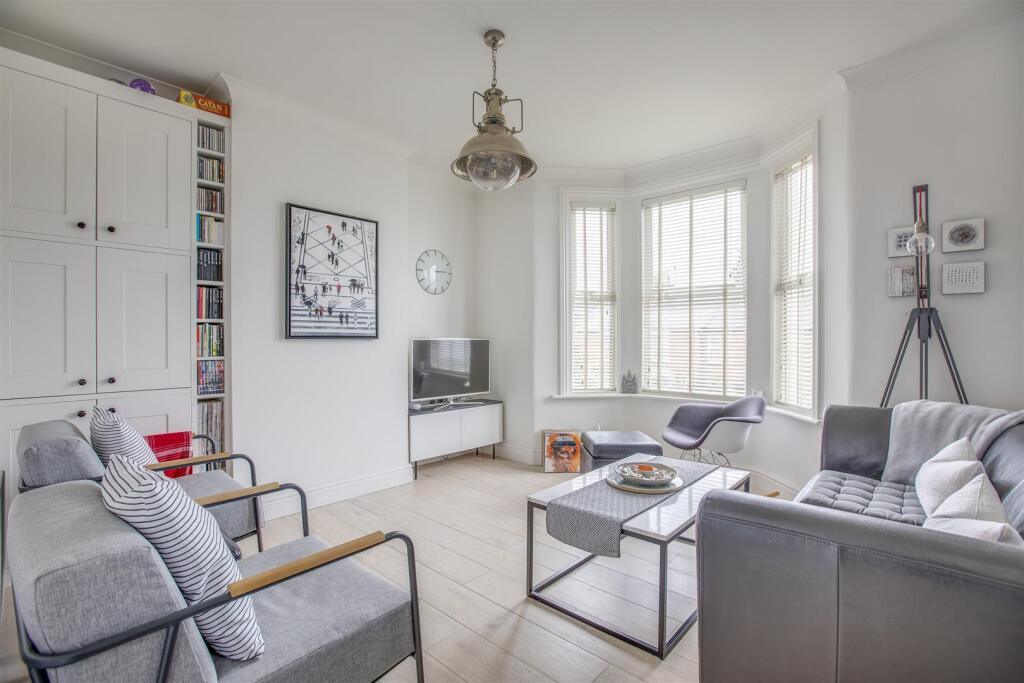 85 Totteridge Road, HP13 6EY-7.jpg