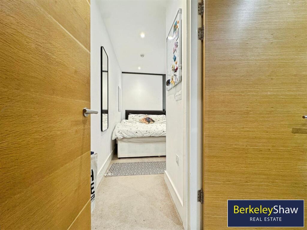 Master bedroom (2)