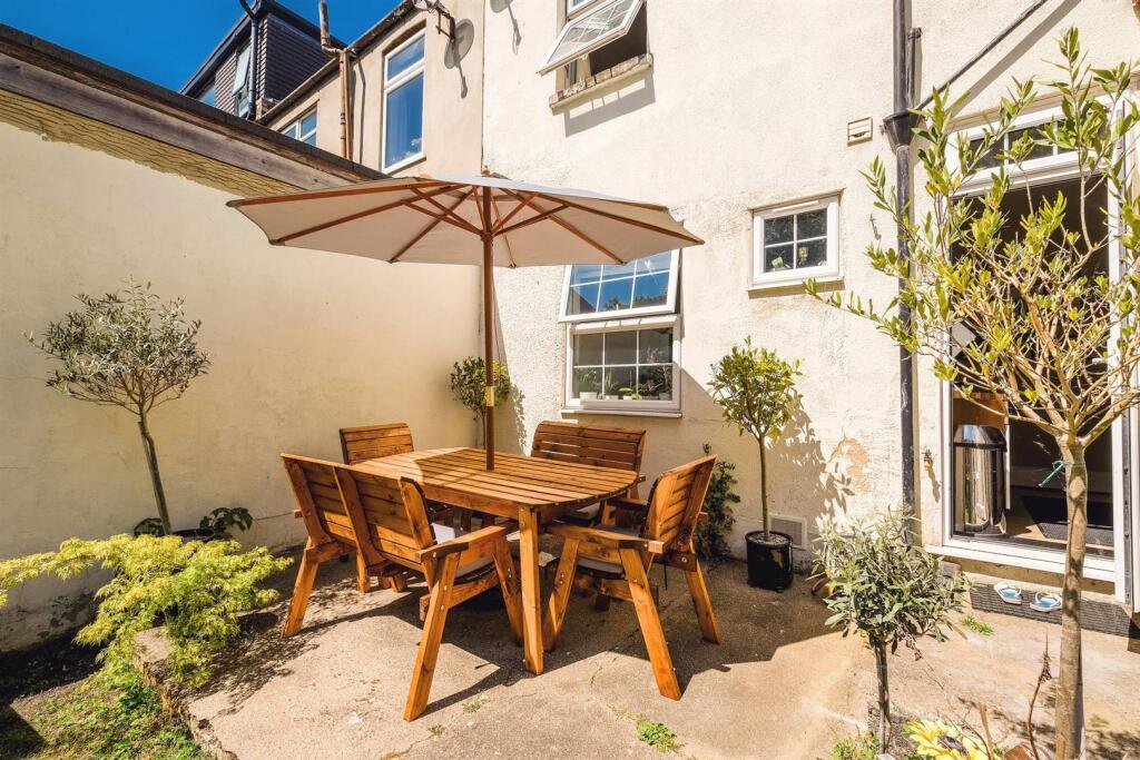 10 Studley Avenue-25_web.jpg