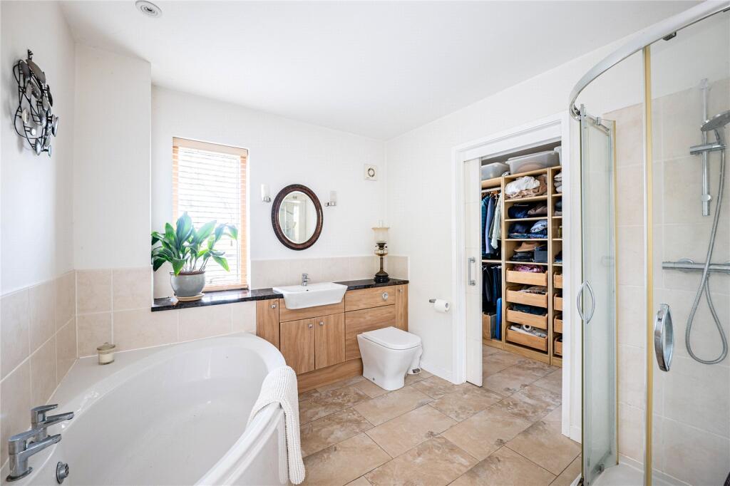 En Suite Bathroom