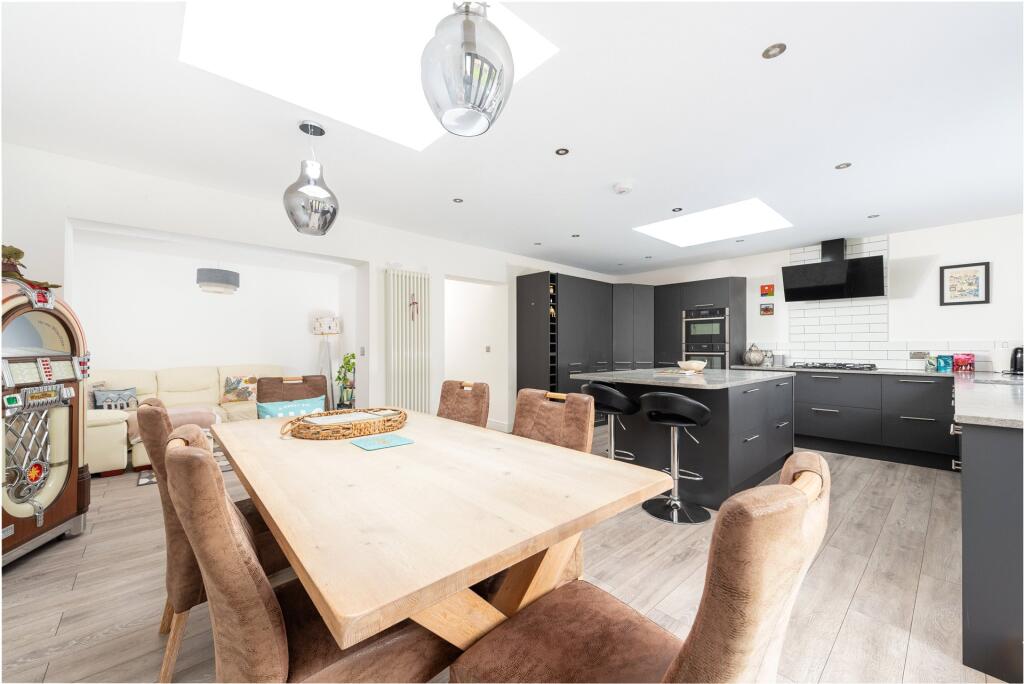 Kitchen/Dining Rm