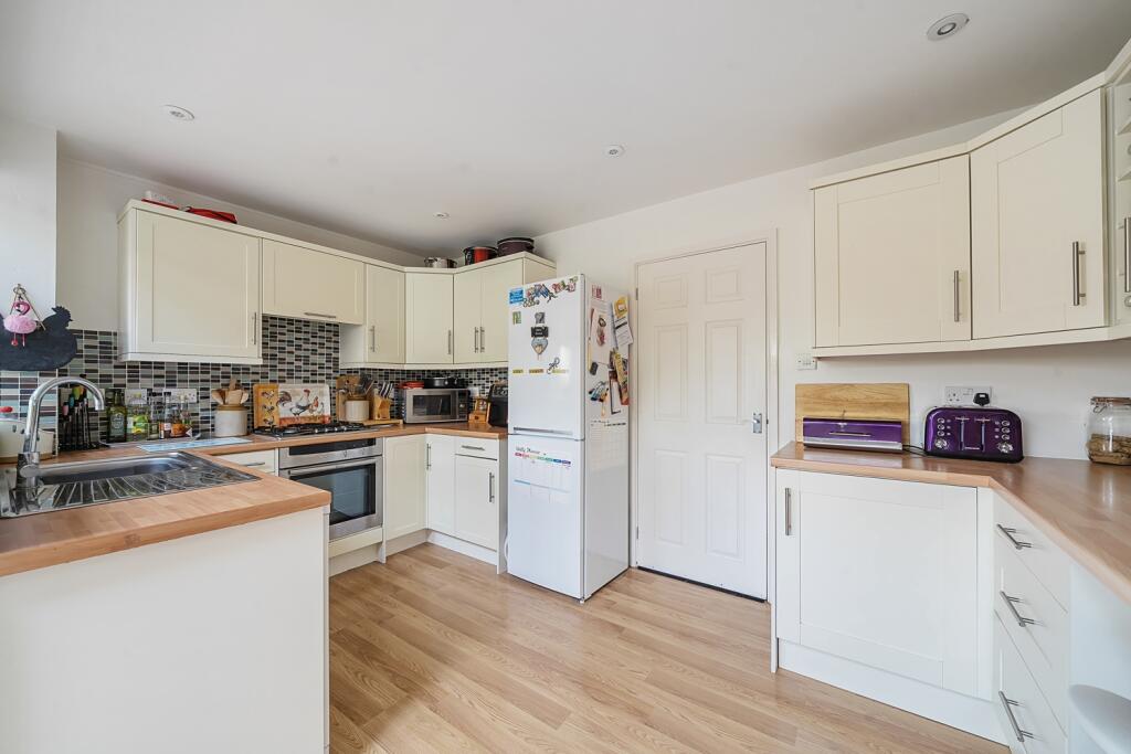 1330520-11-688a2eb6d1230