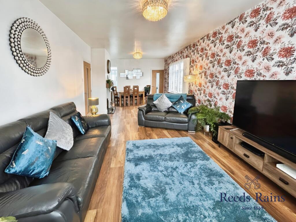 Sitting/Dining Room