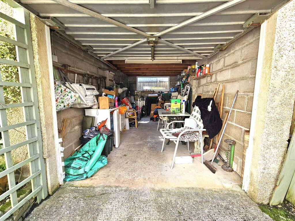 Garage.jpg