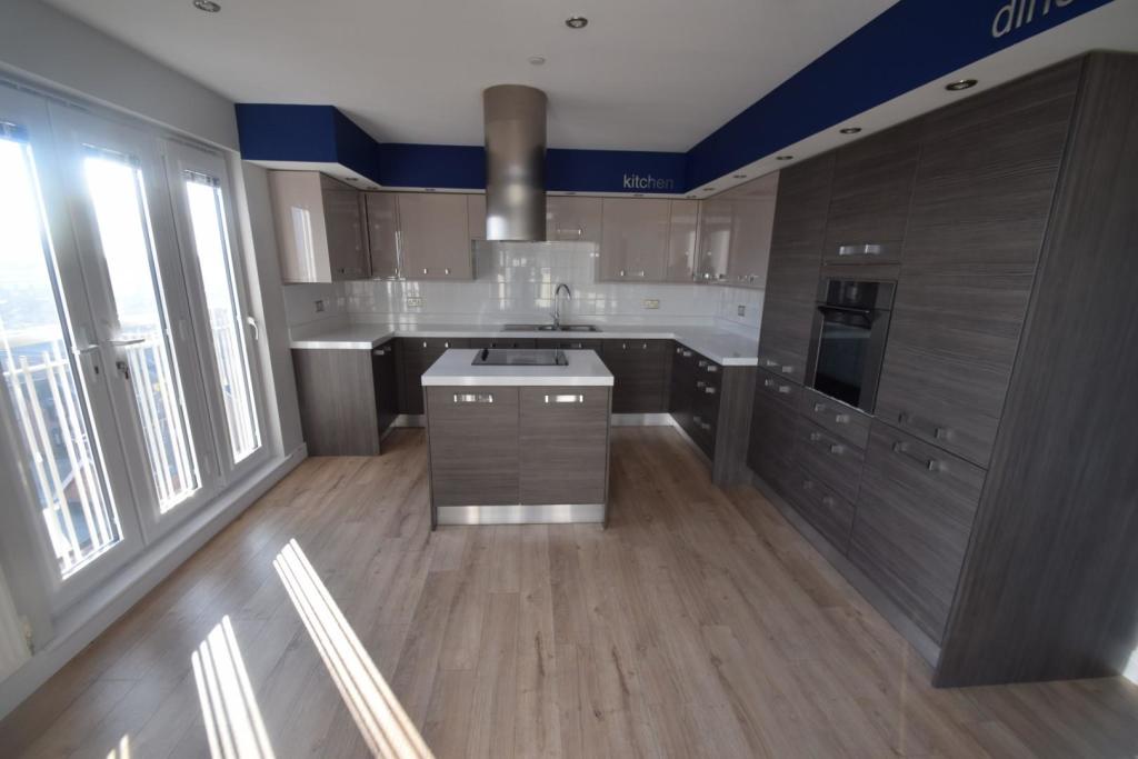 27 Esher House kitchen 2.JPG