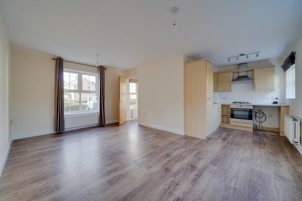 11 Woodlands Cour...
