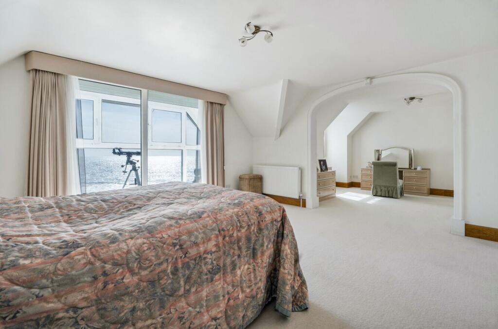 Principal Bedroom Suite