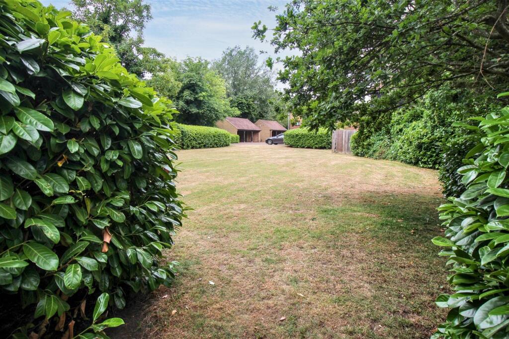 Communal Gardens.jpg