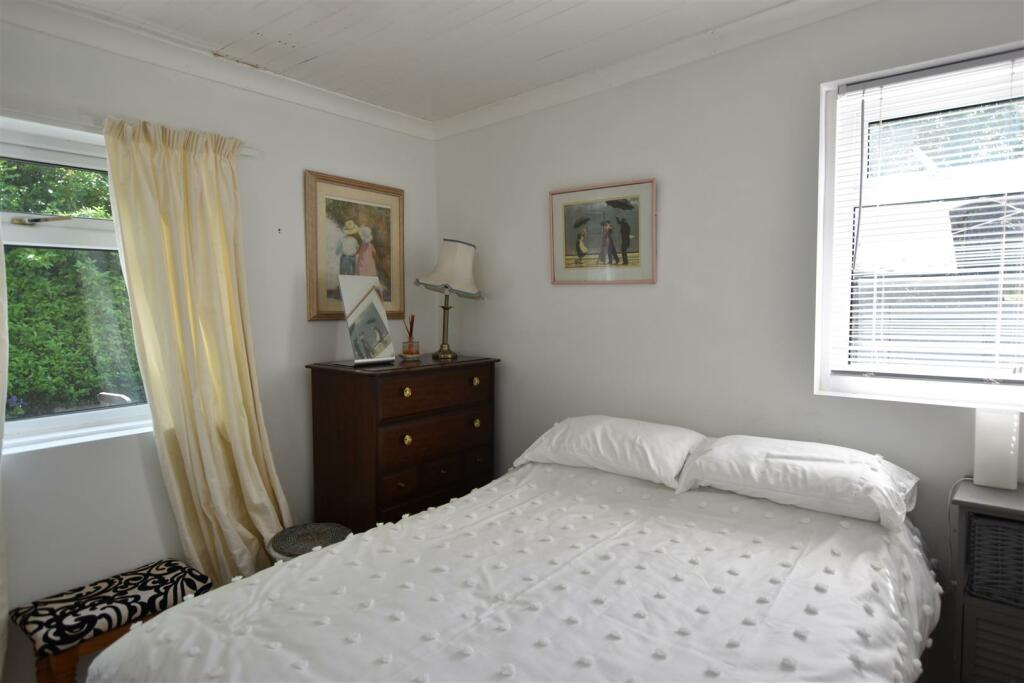 BEDROOM 1 (REAR)