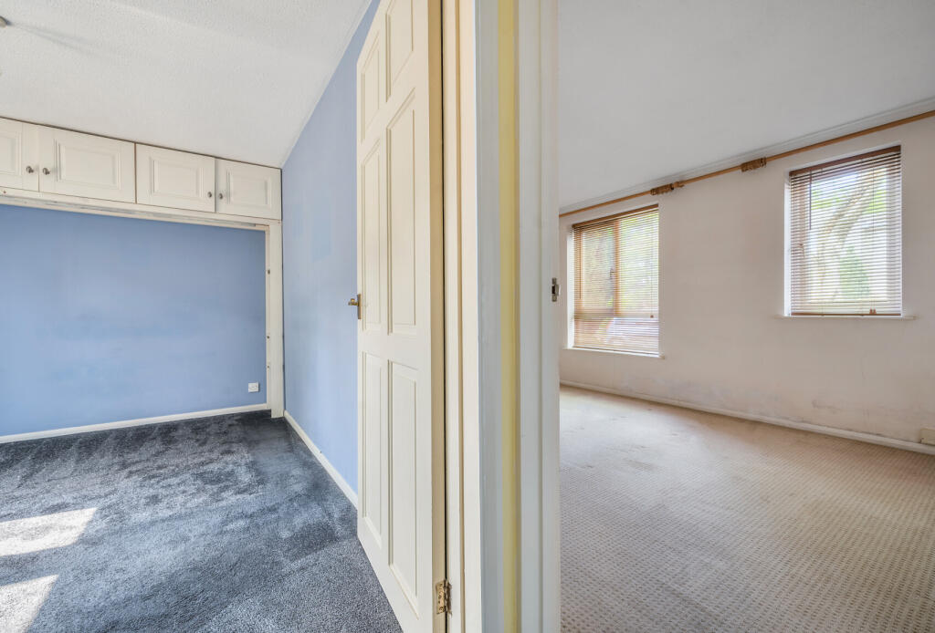 1305701-2-684063c...