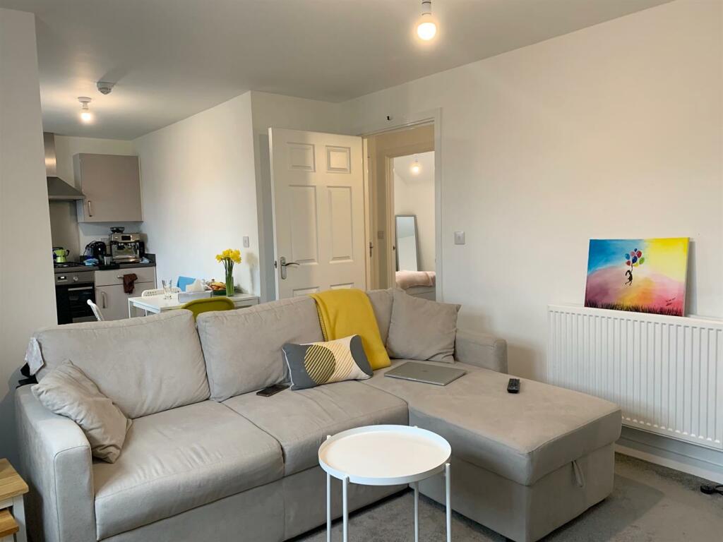 Lounge/Kitchen