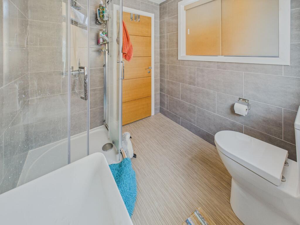 Bedroom Two En Suite