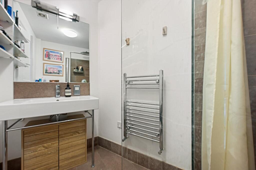 FBL - Wendell Road - Ensuite1 (1).jpg