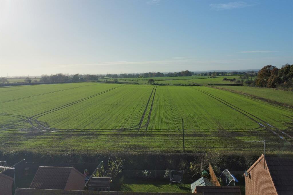 Skirtng open fields